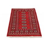 Pakisztáni szőnyeg bordó Bokhara 79x123 kézi csomózású szőnyeg
