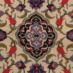 Krém díszpárna 45x45 – Zafír tulipán